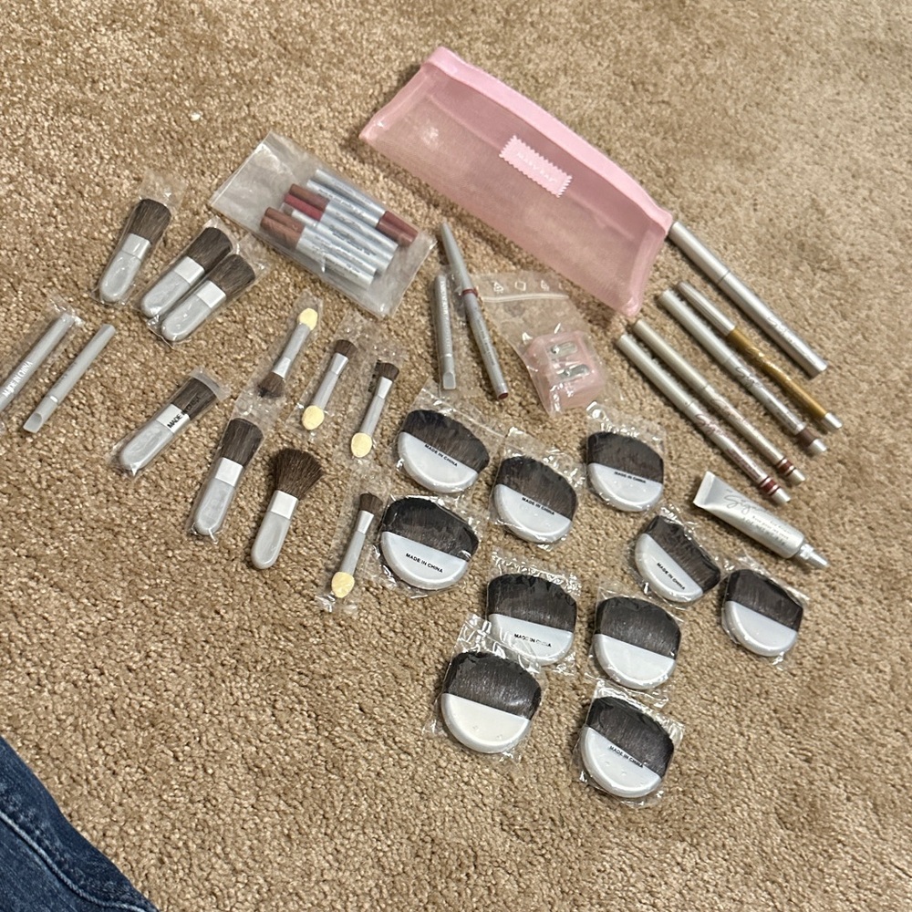 Mary Kay Signature Collection of brushes and liners